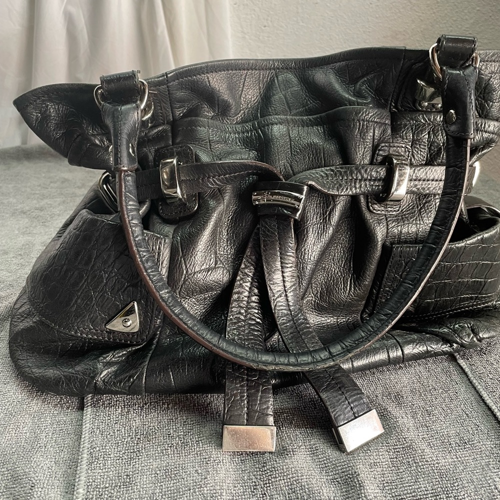 Bob Makowsky 100% Genuine Leather Purse with Silver Accents. *Excellent Cond.*